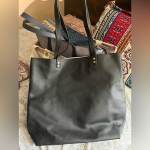 Black shoulder bag